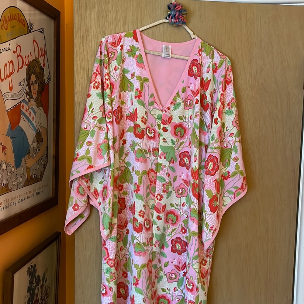 New Retro Style Muumuu/Housecoat, Funky Strawberry Shortcake Lounge Dress